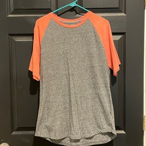 Old navy t shirt
